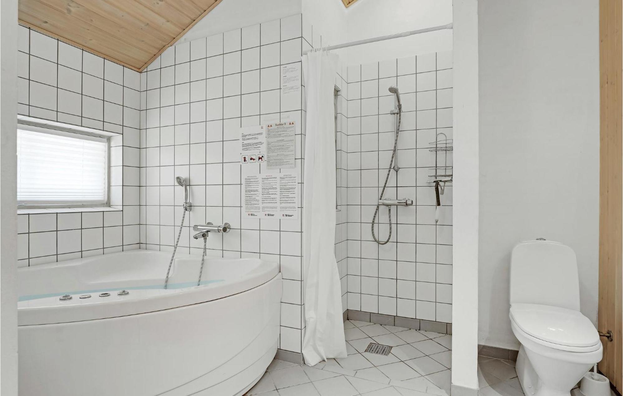 Awesome Home In Nexo With Sauna Snogebæk Eksteriør bilde